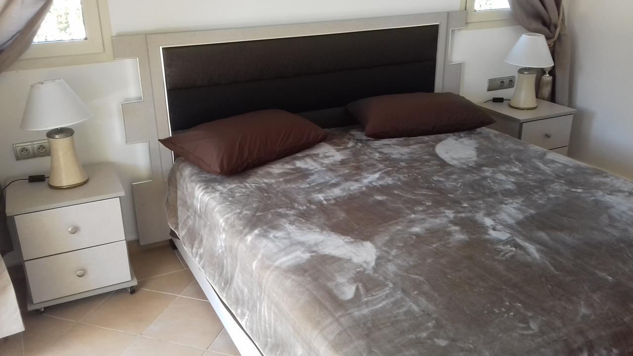 Naama